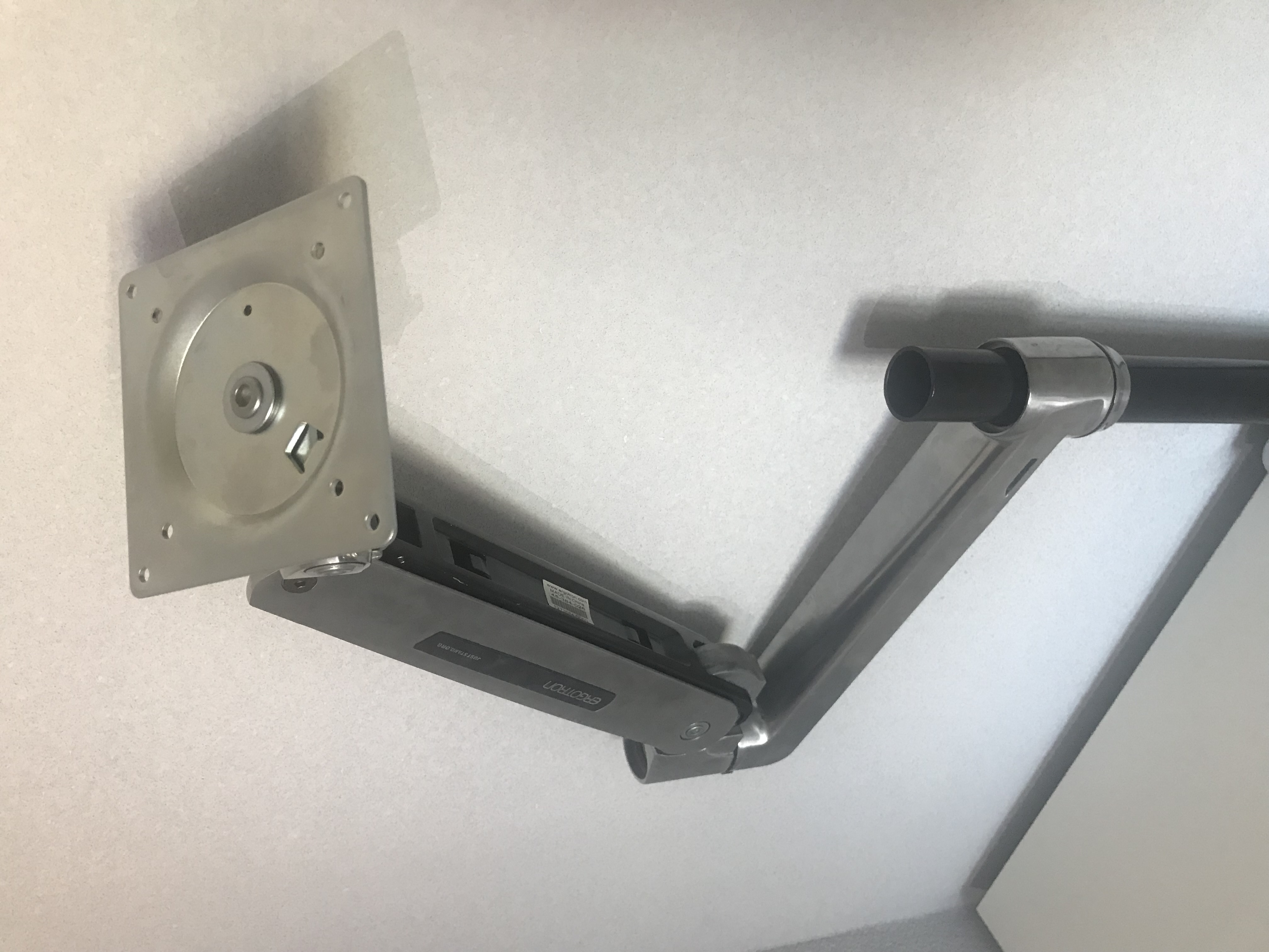 Ergotron LX HD SitzSteh Tischhalterung 46“ 13,6kg Monitorarm 45-384-026 - Bild 7 von 14